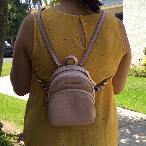 Ñame: Abbey XS Mini Body  Leather. Color: Blossom - Picture 6 of 7